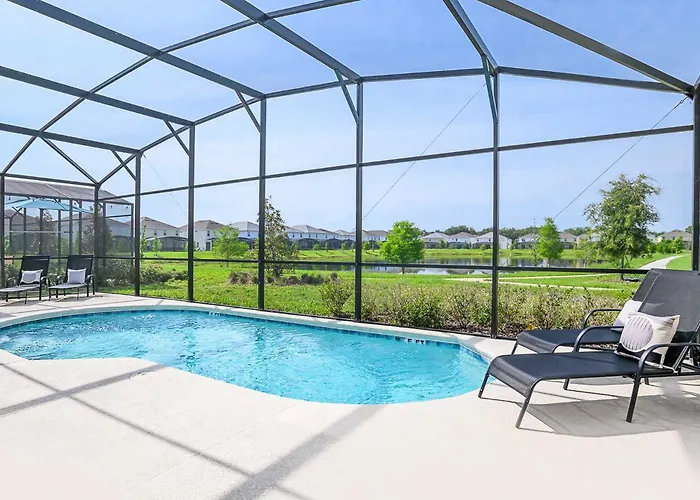 8Br Family Home With Private Pool & Theatre Room